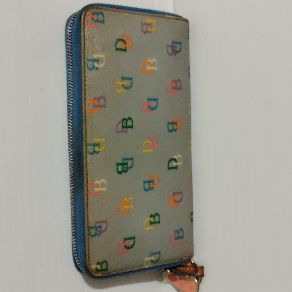 Vintage DOONEY & BOURKE Rainbow Zip Around Wallet - Picture 2 of 12